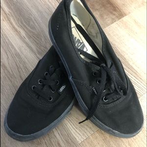 Black Lowtop Laceup Vans